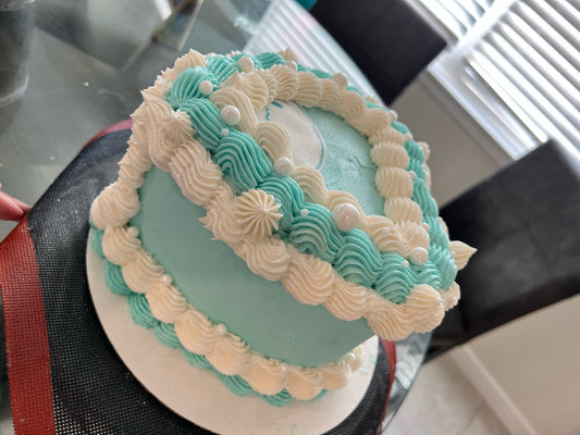 6in 1-layer Heart Shaped Cake